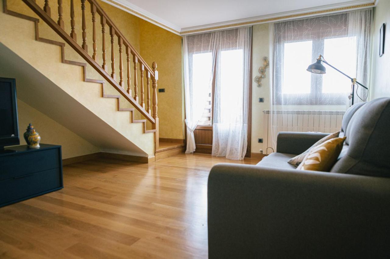 Alojamiento Urabain Apartment Allo Exterior photo